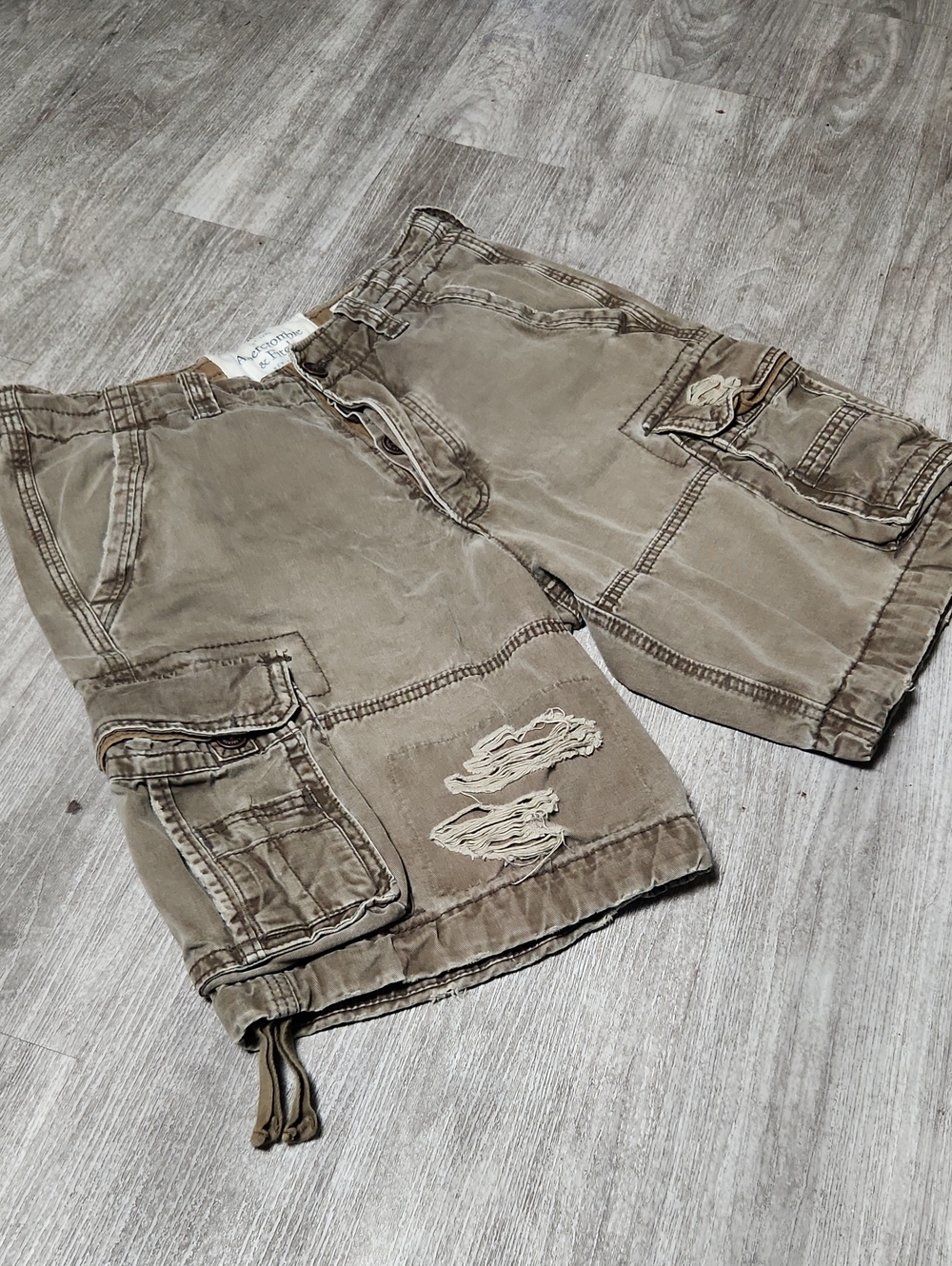 Vintage Abercrombie & Fitch Distressed Cargo Shorts in Olive - Picture 1 of 7